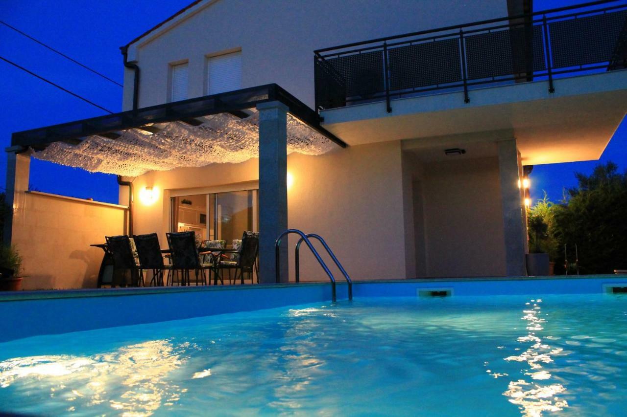 Villa Divina With Private Heated Pool Pula Exterior photo